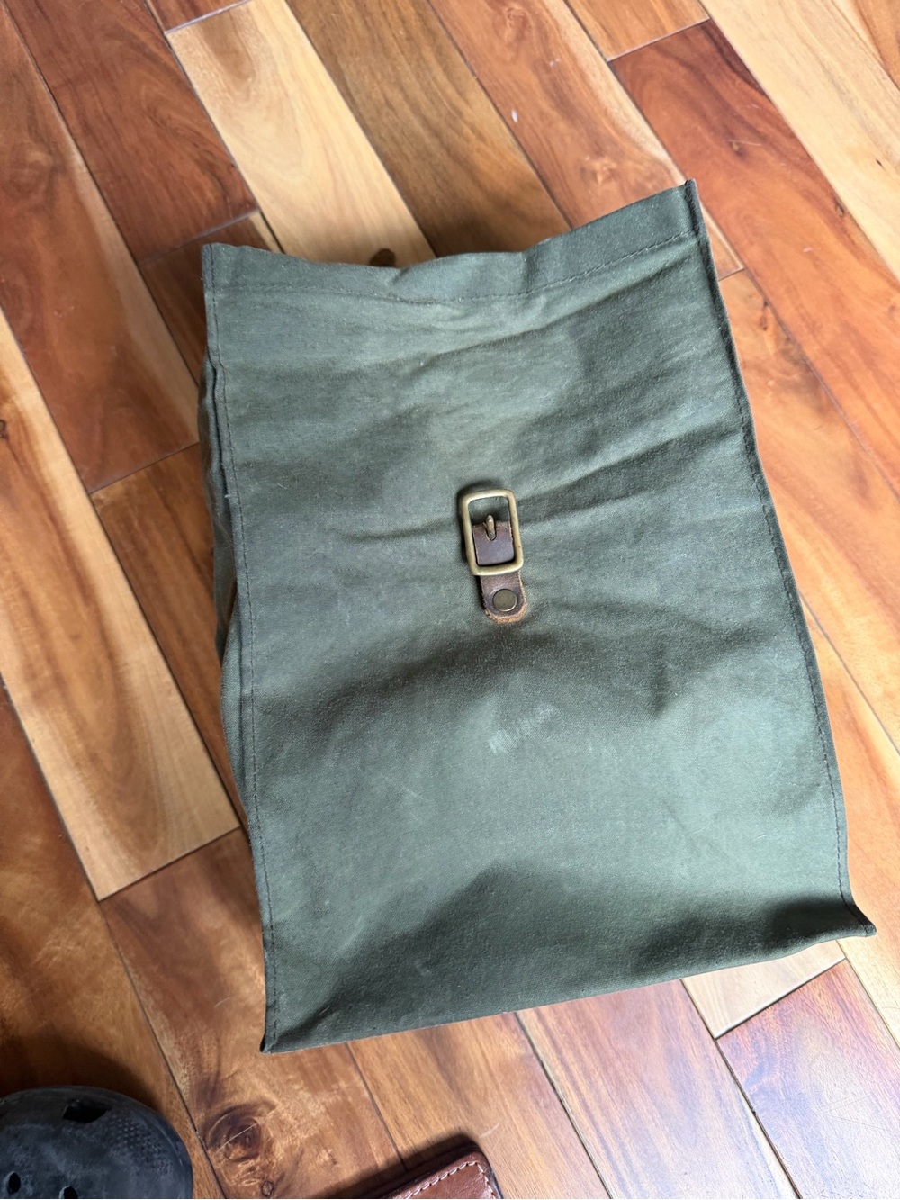 Canvas Roll-Top Men’s Bag in Olive Green with Leather Strap - Picture 3 of 5